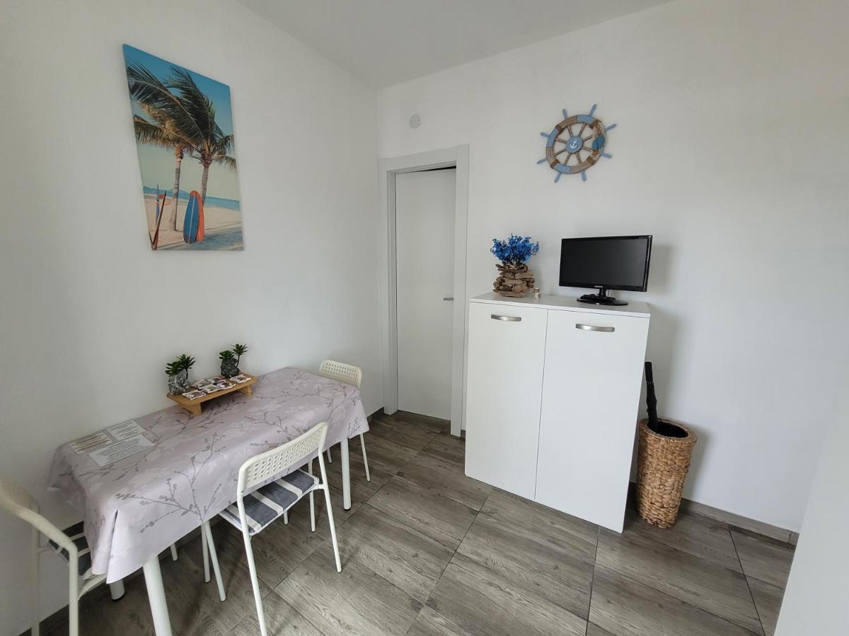Arnica Apartment ลินญาโน ซับเบียโดโร ภายนอก รูปภาพ